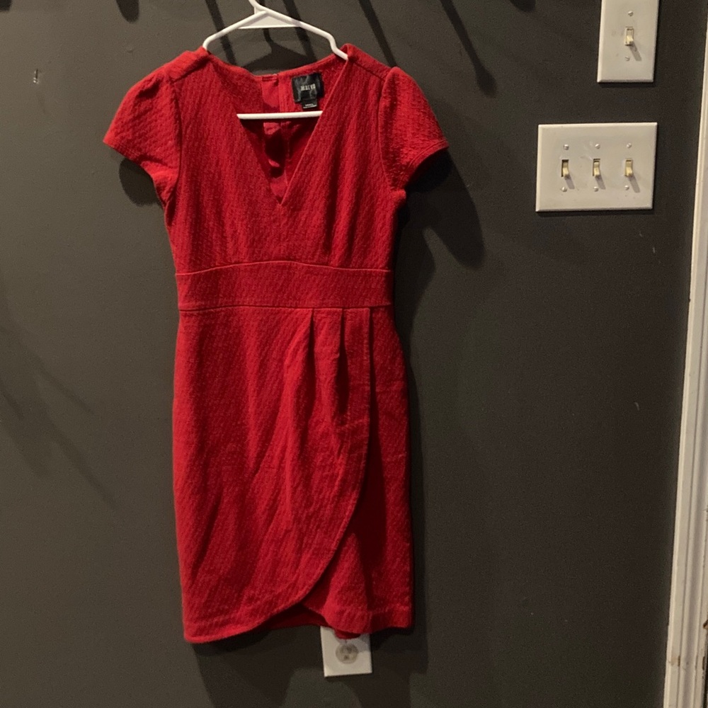 Anthropologie sexy size small red v neck dress w/ short sleeves great condition